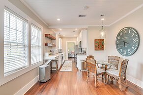 4 Mi to Moody Gardens: Galveston Home w/ Grill