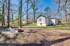 Pet-friendly Mableton Home w/ Grill & Fire Pit!