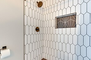 Pet-friendly Mableton Home w/ Grill & Fire Pit!