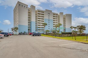 Oceanfront Pensacola Condo w/ Patio & Beach Access