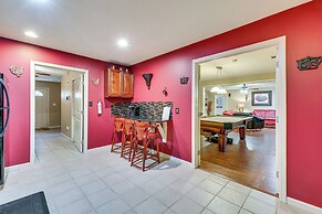 Pool Table & Patio: Cozy Lawrenceville Apt