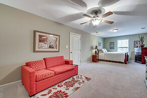 Pool Table & Patio: Cozy Lawrenceville Apt