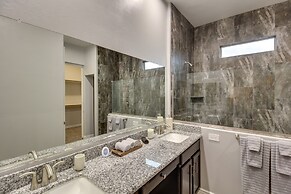 Marana Home w/ Pool Access & Mountain Views!