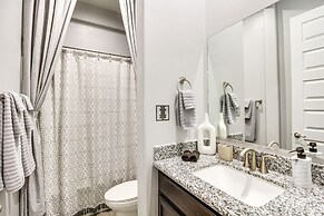 Marana Home w/ Pool Access & Mountain Views!