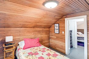 'blackberry Cottage' w/ Yard Near Westport & Beach