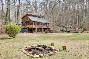 Charming Cabin w/ Fire Pit & Decks ~ 7 Mi to Helen