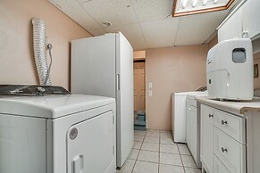 Charming Cabin w/ Fire Pit & Decks ~ 7 Mi to Helen