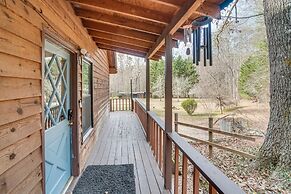 Charming Cabin w/ Fire Pit & Decks ~ 7 Mi to Helen