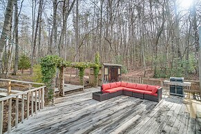 Charming Cabin w/ Fire Pit & Decks ~ 7 Mi to Helen