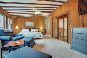 Charming Cabin w/ Fire Pit & Decks ~ 7 Mi to Helen