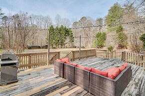 Charming Cabin w/ Fire Pit & Decks ~ 7 Mi to Helen