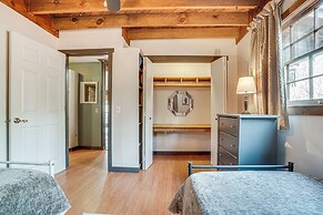 Charming Cabin w/ Fire Pit & Decks ~ 7 Mi to Helen