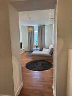Luxury Apartment in City Hotspot