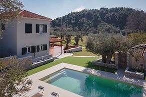 Nature Retreat Skiathos Villa
