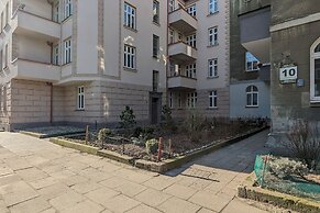 Cozy Studio Seredyńskiego by Renters