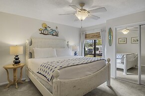 819 Harbour Point 'steel Magnolia on the Bay'