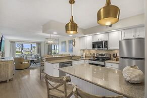 819 Harbour Point 'steel Magnolia on the Bay'