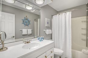 819 Harbour Point 'steel Magnolia on the Bay'