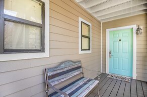 819 Harbour Point 'steel Magnolia on the Bay'