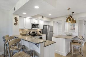 819 Harbour Point 'steel Magnolia on the Bay'