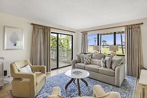 819 Harbour Point 'steel Magnolia on the Bay'