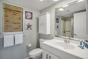 819 Harbour Point 'steel Magnolia on the Bay'