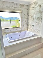 Casa luxuosa De Piscina e Hidromassagem