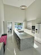 Casa luxuosa De Piscina e Hidromassagem