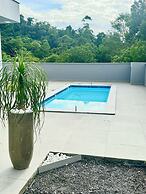 Casa luxuosa De Piscina e Hidromassagem