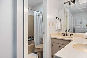 Wintergreen Retreat Jacuzzi Sauna dog Friendly