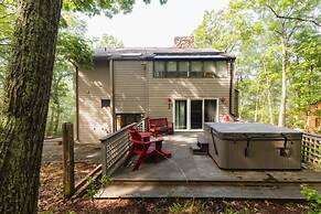 Wintergreen Retreat Jacuzzi Sauna dog Friendly