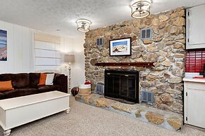 Wintergreen Retreat Jacuzzi Sauna dog Friendly