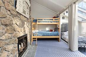 Wintergreen Retreat Jacuzzi Sauna dog Friendly