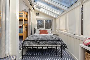 Wintergreen Retreat Jacuzzi Sauna dog Friendly