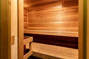 Wintergreen Retreat Jacuzzi Sauna dog Friendly