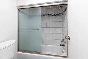 Wintergreen Retreat Jacuzzi Sauna dog Friendly