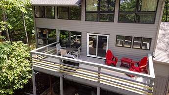 Wintergreen Retreat Jacuzzi Sauna dog Friendly