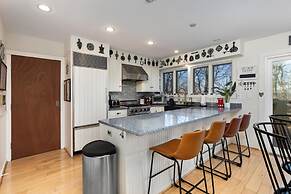 Wintergreen Retreat Jacuzzi Sauna dog Friendly