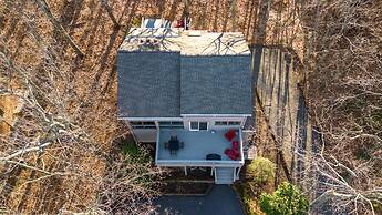 Wintergreen Retreat Jacuzzi Sauna dog Friendly