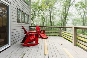 Wintergreen Retreat Jacuzzi Sauna dog Friendly