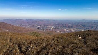 Wintergreen Retreat Jacuzzi Sauna dog Friendly