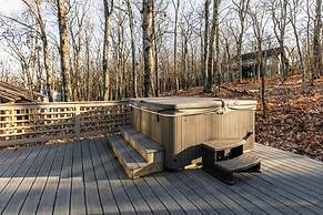 Wintergreen Retreat Jacuzzi Sauna dog Friendly