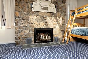 Wintergreen Retreat Jacuzzi Sauna dog Friendly