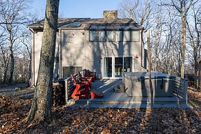 Wintergreen Retreat Jacuzzi Sauna dog Friendly