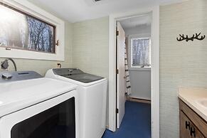 Wintergreen Retreat Jacuzzi Sauna dog Friendly