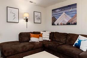 Wintergreen Retreat Jacuzzi Sauna dog Friendly