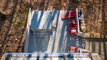 Wintergreen Retreat Jacuzzi Sauna dog Friendly