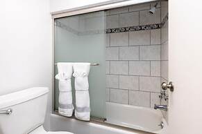 Wintergreen Retreat Jacuzzi Sauna dog Friendly