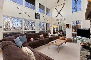 Wintergreen Retreat Jacuzzi Sauna dog Friendly