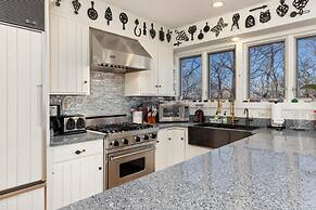 Wintergreen Retreat Jacuzzi Sauna dog Friendly